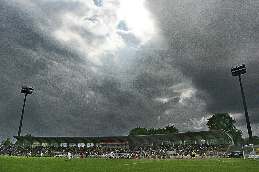 2006-05-06%20fca%20vs%20eschborn%20+%20aufstiegsfeier%20unusual%20(30)%20kopie.jpg